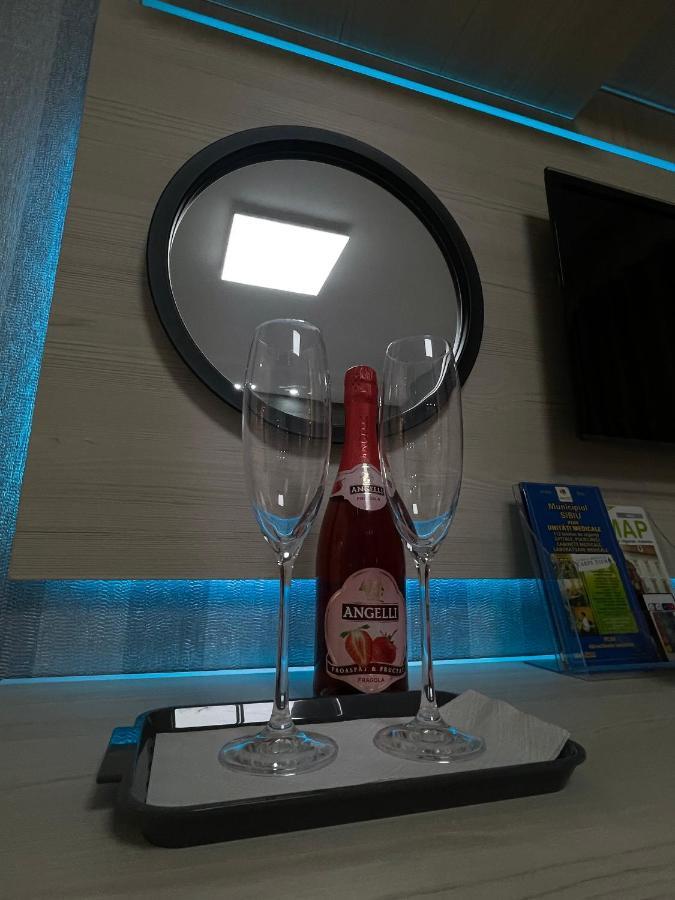 シビウVoyage Cubic Adults Onlyアパートメント エクステリア 写真