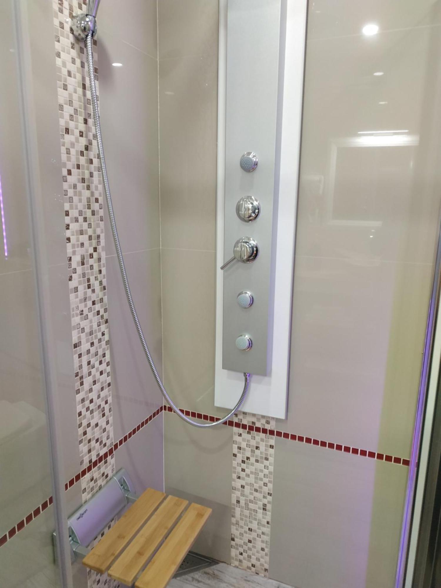 シビウVoyage Cubic Adults Onlyアパートメント エクステリア 写真